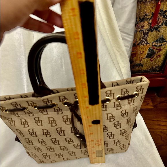 AUTHENTIC DOONEY AND BOURKE SMALL HANDBAG - Picture 7 of 8